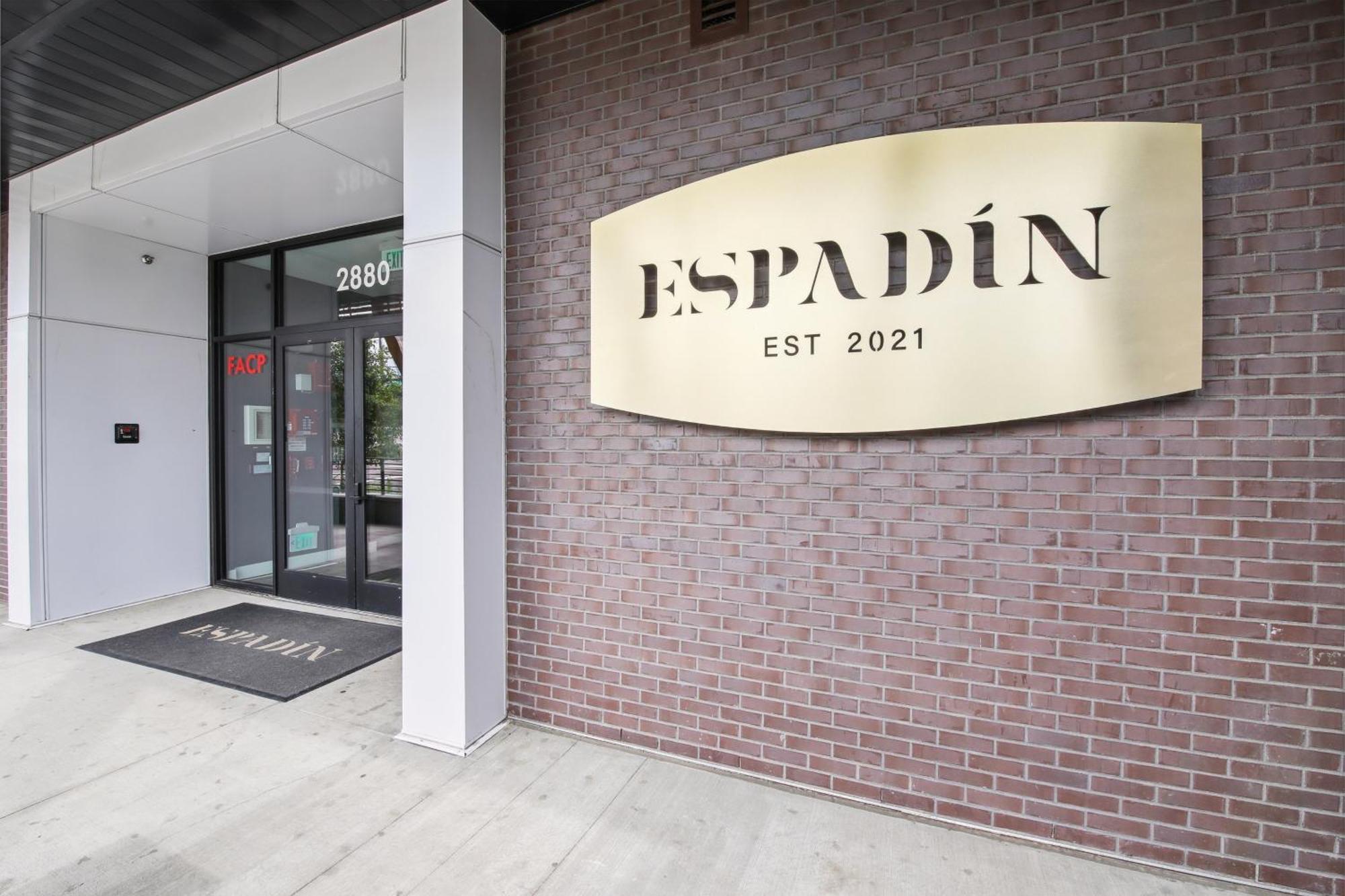 Sky's Edge | Espadin Lohi *